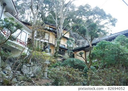 Living environment rich in nature 82694052