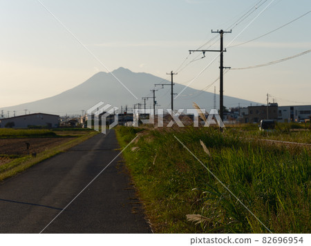 Iwakiyama in the evening 82696954