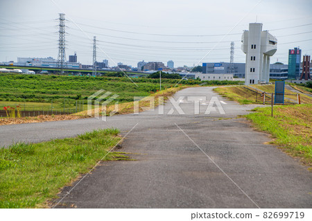 Arakawa bank, scenery near the Shingashi River Asaka water gate Arakawa bank, scenery near the Shingashi River Asaka water gate 82699719