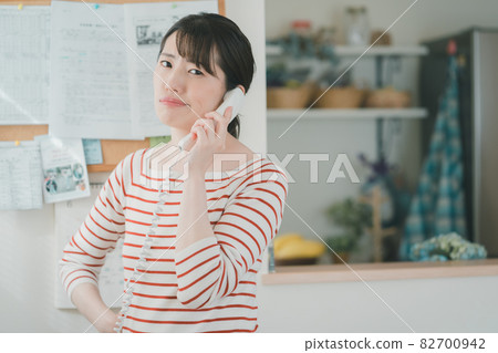 Housewife and Yeden Housewife and Yeden 82700942