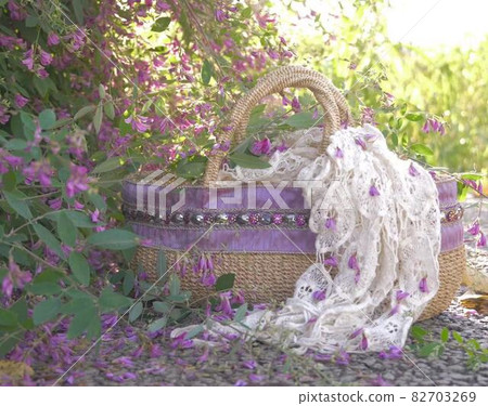 Hagihana with straw bag and lace scarf * Horizontal rectangular composition Hagihana with straw bag and lace scarf * Horizontal rectangular composition 82703269