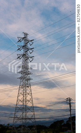 The steel tower also feels autumn The steel tower also feels autumn 82704630