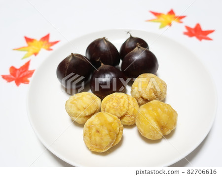 Autumn taste Delicious boiled chestnut autumn image 82706616