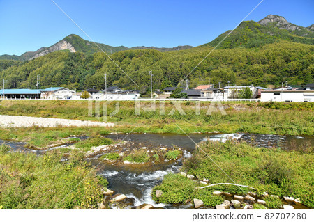 View toward Mt. Akagao and Mt. Tengu from the vicinity of Omiyama Bridge / Chikuma River (Kawakami Village, Nagano Prefecture) [2021.10] 82707280