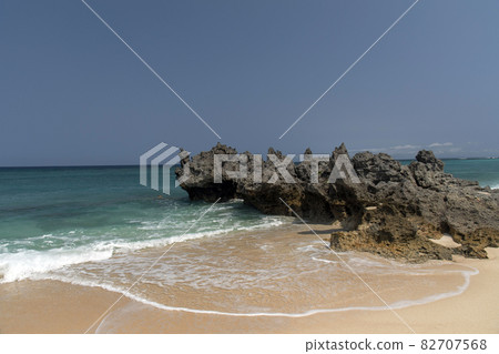 Shinaha Beach on Yoron Island (Sinapa) Shinaha Beach on Yoron Island (Sinapa) 82707568