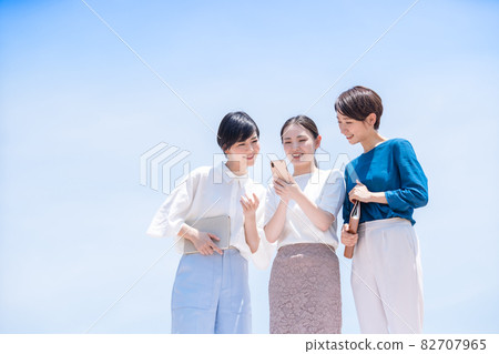 商務人士青空伴侶女性 商務人士青空伴侶女性 82707965