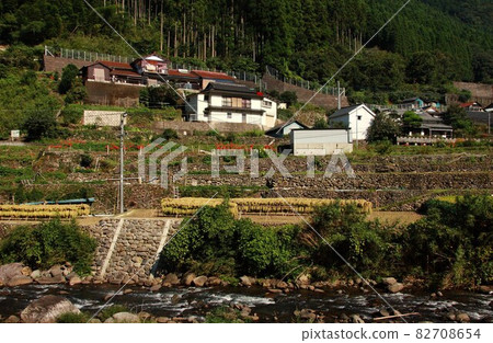 日本山村砌體水稻梯田 82708654