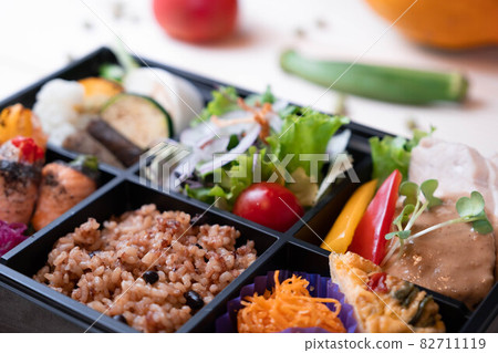 外賣午餐由含大量蔬菜的低鹽、低碳水化合物飲食午餐決定 82711119