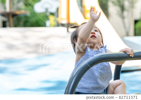 Child Parenting Baby Lifestyle 82711371