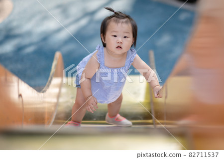 Child Parenting Baby Lifestyle 82711537