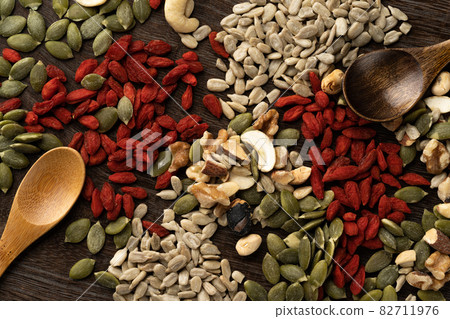 A mix of edible seeds and fruits 82711976