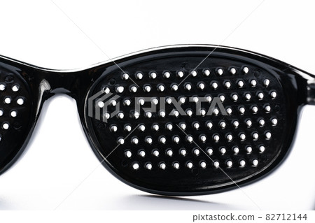 Pinhole glasses Pinhole glasses 82712144