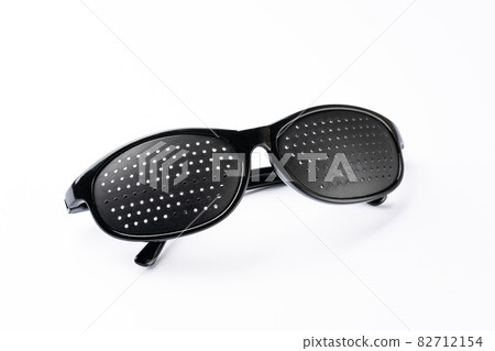 Pinhole glasses Pinhole glasses 82712154