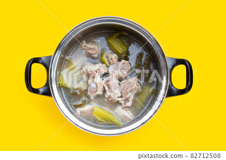 Pork rib soup with pickled cabbage or mustard greens 82712508