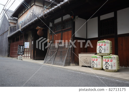 Japanese traditional sake brewery / Naniwa Shuzo 82713175