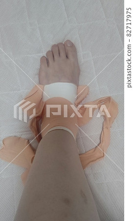 Taping completely cured 82717975