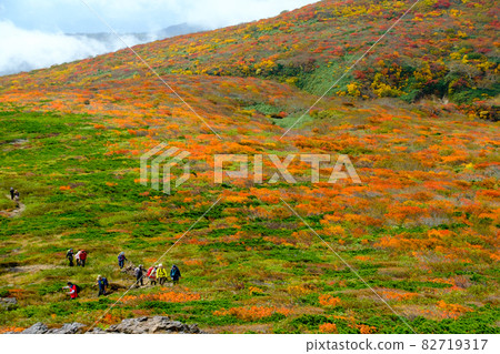 栗駒山（菅川山），百花名山之一，以日本最美麗的山地秋葉而聞名 82719317