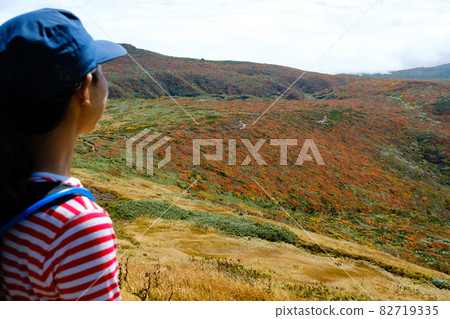 Mt. Kurikoma (Mt. Sugawa), one of the 100 famous mountains of flowers known for the most beautiful mountain autumn leaves in Japan Mt. Kurikoma (Mt. Sugawa), one of the 100 famous mountains of flowers known for the most beautiful mountain autumn leaves in Japan 82719335