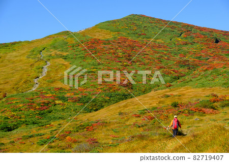 栗駒山（菅川山），百花名山之一，以日本最美麗的山地秋葉而聞名 82719407