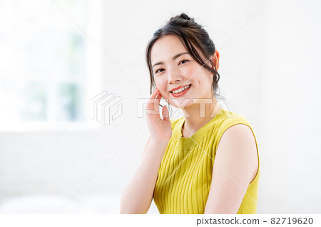 Beauty of young women Beauty of young women 82719620