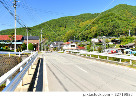 View toward Minamiaiki Village Hall from Sakashita Bridge / Minamiaiki River (Minamiaiki Village, Nagano Prefecture) [2021.10] 82719883