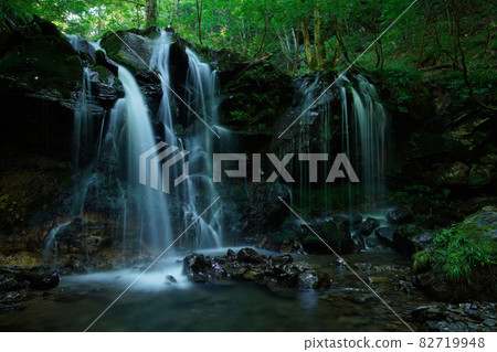Sarutsubono Falls, Hyogo Prefecture Sarutsubono Falls, Hyogo Prefecture 82719948