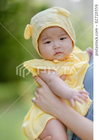 parenting lifestyle baby children 82720359