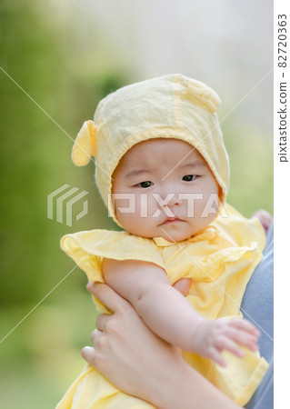 parenting lifestyle baby children 82720363