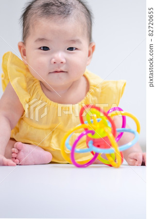 parenting lifestyle baby children 82720655