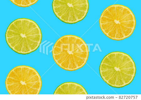 Seamless pattern of oranges and limes 82720757