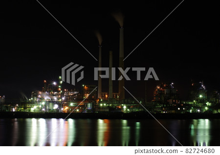 從山口縣周南市周南園區入船町看德山和山口液體工廠的夜景 從山口縣周南市周南園區入船町看德山和山口液體工廠的夜景 82724680