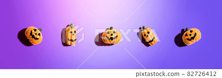 Miniature Halloween pumpkin ghosts Miniature Halloween pumpkin ghosts 82726412