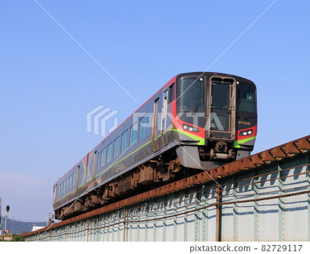 Limited express Uzushio running near Kitacho Station on the Kotoku Line 82729117