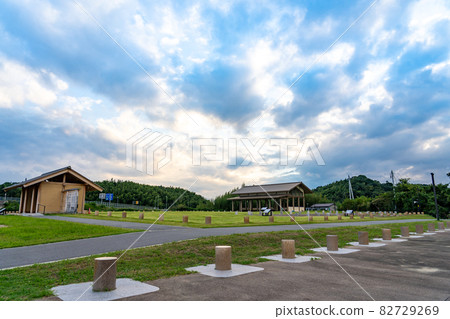 三重縣四日市市久留部府遺址八足門夜景 三重縣四日市市久留部府遺址八足門夜景 82729269