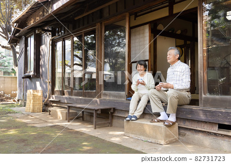 Senior couple living in the country Senior couple living in the country 82731723