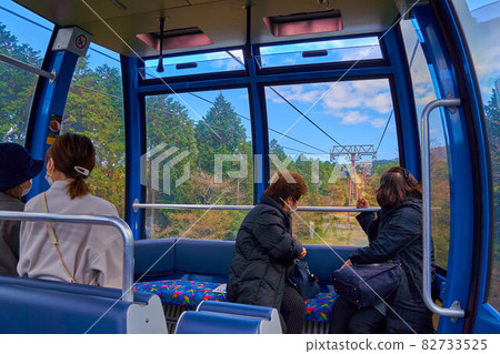 Viewed from inside the Hakone Ropeway (from Togendai Station to Ubako Station) in Hakone Town, Kanagawa Prefecture 82733525