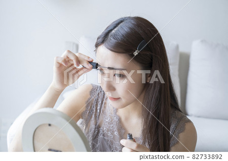 女人化妝 82733892