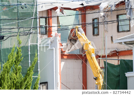 施工地點：房屋拆遷工地 82734442