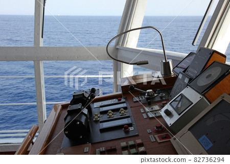 遊輪駕駛室儀器 82736294