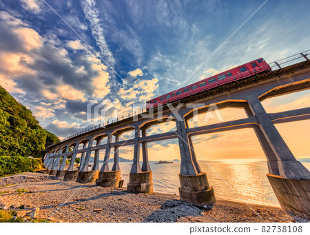 Sogo River bridge at dusk 82738108