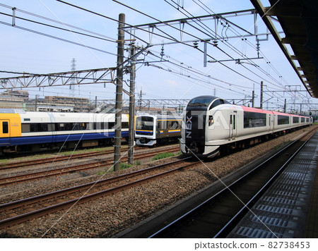 N'EX Narita Express E259 series [at Makuharihongo Station, Chiba City, Chiba Prefecture] 82738453