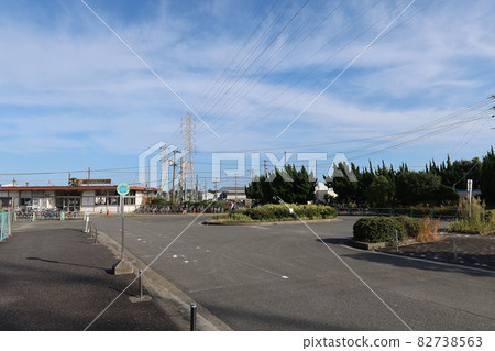 JR Minami-Yokkaichi Station Rotary JR Minami-Yokkaichi Station Rotary 82738563