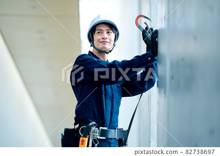 Business scene workers 82738697