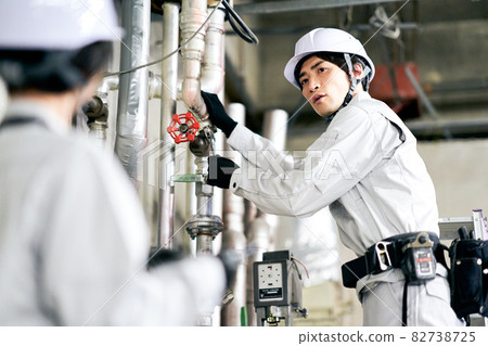 Business scene 82738725