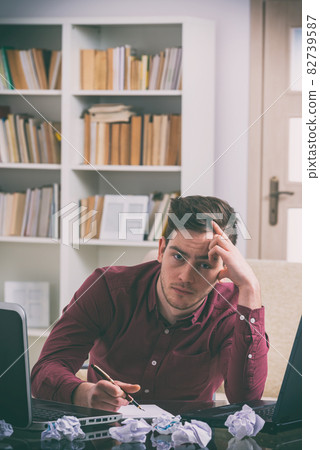 Writer suffering from a lack of creative energy 82739587