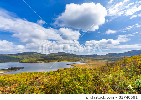 Oguninuma Marsh in autumn and the surrounding mountains Scenery from Kanazawa Pass Kitashiobara Village, Fukushima Prefecture (Kitakata City) Oguninuma Marsh in autumn and the surrounding mountains Scenery from Kanazawa Pass Kitashiobara Village, Fukushima Prefecture (Kitakata City) 82740581