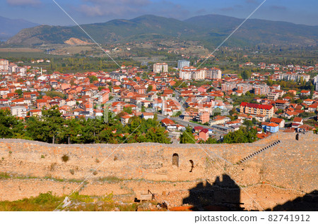 奧赫里德湖和奧赫里德的房屋俯瞰馬其頓塞繆爾城堡 82741912