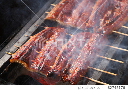 Bake the eel Bake the eel 82742176