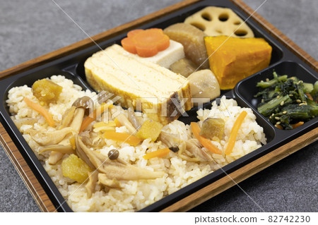 Mushroom rice box lunch 82742230