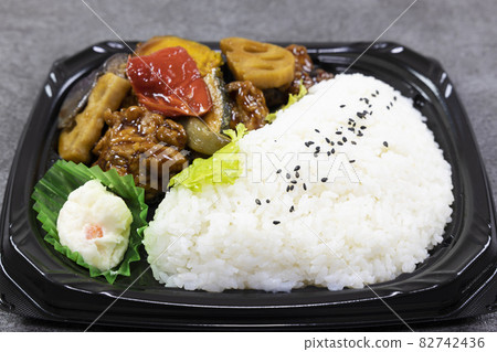 Delicious fried chicken and vegetables with black vinegar Delicious fried chicken and vegetables with black vinegar 82742436